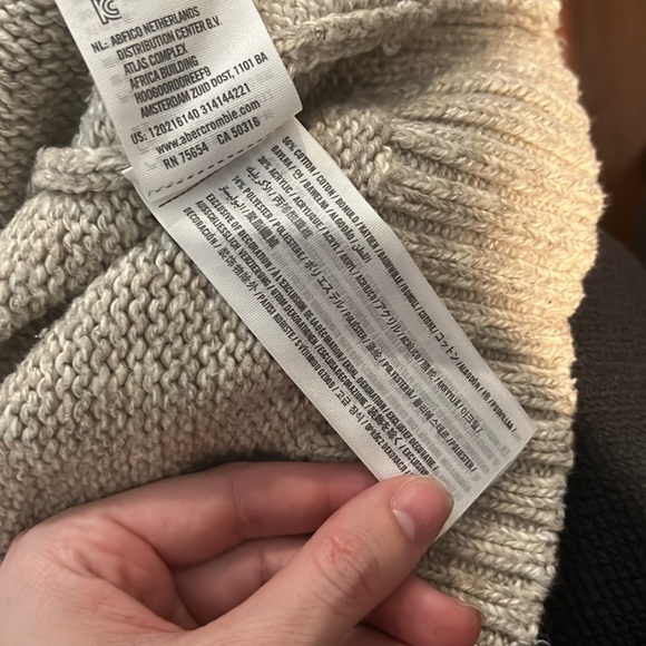 Abercrombie Muscle Sweater - Picture 7 of 7